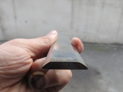 304不銹鋼梯形鋼 擠壓冷拉不銹鋼異型材 防滑行進(jìn)條導(dǎo)盲釘盲道條