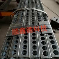 各種冷彎型鋼，沖孔打孔加工