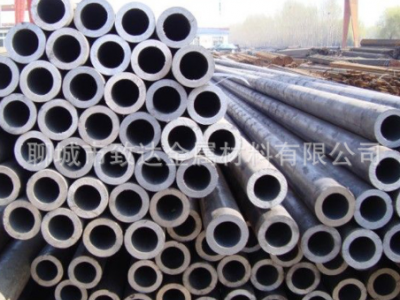 路燈桿用無(wú)縫鋼管 量大從優(yōu) 質(zhì)量保證