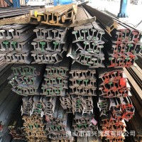 鋼軌43kg國標(biāo)q235永洋攀鋼佛山鐵路道軌批發(fā)熱軋路軌行吊軌道鞍鋼