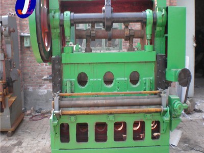 高度拉網(wǎng)機(jī) 鋼板網(wǎng)機(jī)，薄板拉網(wǎng)機(jī)